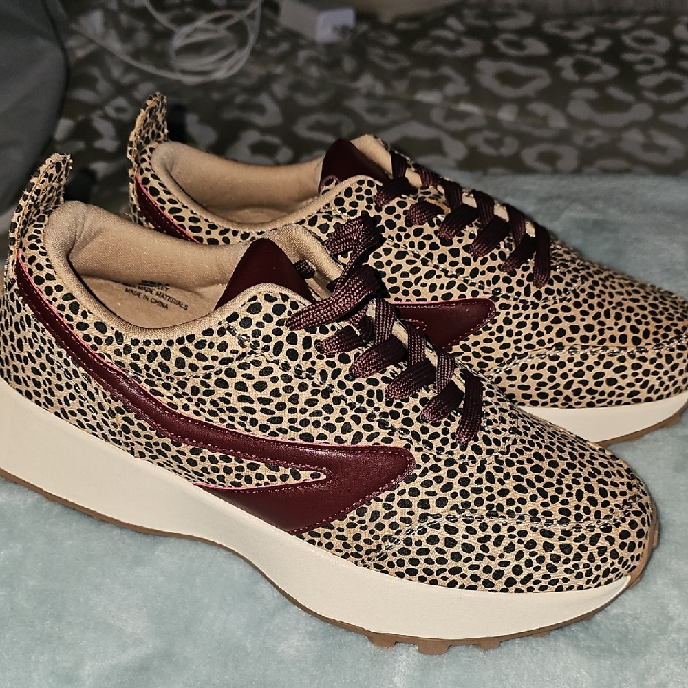Stylish Leopard Print Women's Sneakers